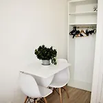 Studio In The City Center, Private Bathroom
