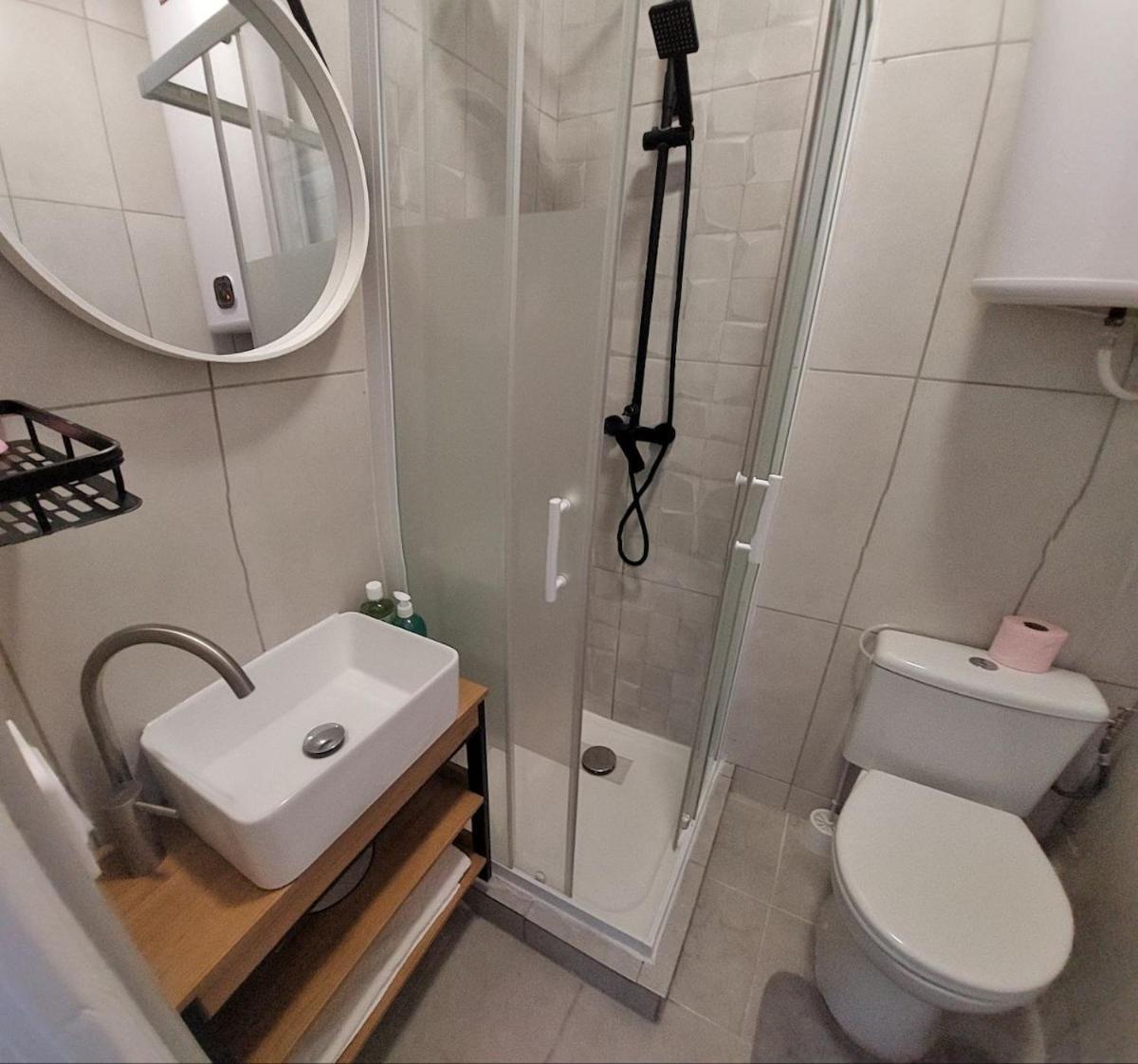 In The Center, Private Bathroom * Nizza